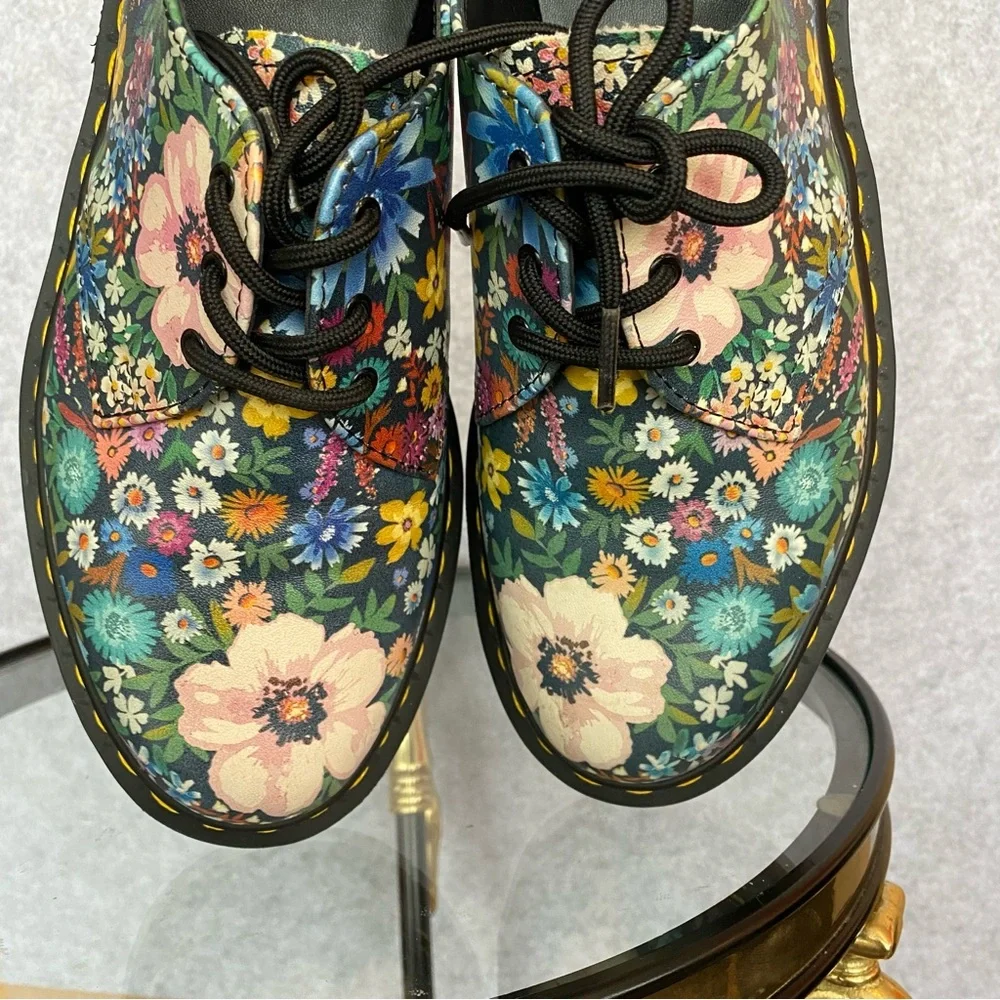 D23 Dr Martens Wanderlust Oxford 9 - Picture 7 of 16